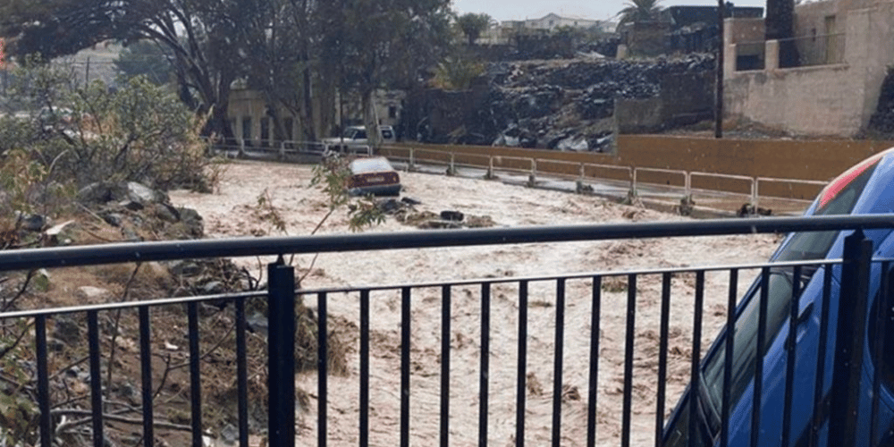 Gran Canaria sufre el impacto de la DANA con desbordamientos de barrancos, vehículos en el mar y casas inundadas