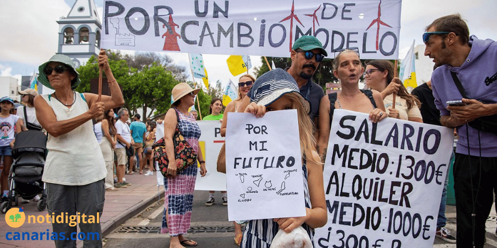 Manifestación en Canarias contra el turismo masivo y la saturación de las islas