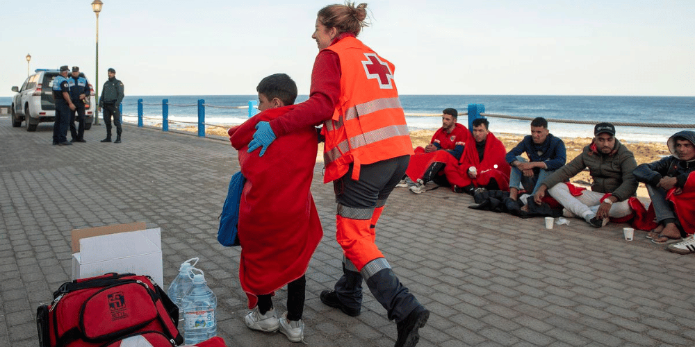 Candelaria Delgado, consejera de Bienestar Social de Canarias, en rueda de prensa sobre la crisis de menores migrantes