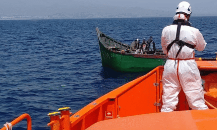Rescate de inmigrantes en Lanzarote: Más de 100 personas auxiliadas en dos embarcaciones