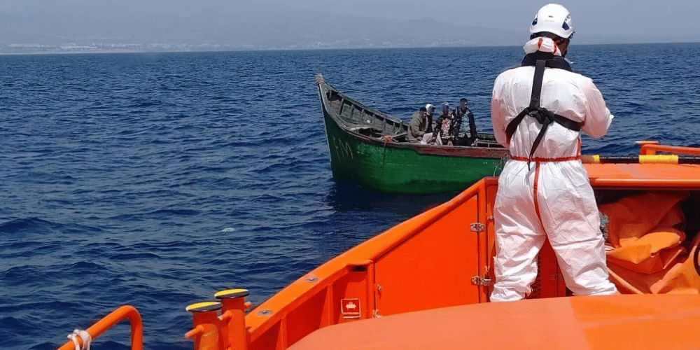 Rescate de inmigrantes en Lanzarote: Más de 100 personas auxiliadas en dos embarcaciones