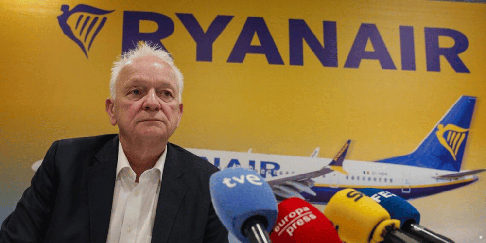 Presidente de Ryanair en el aeropuerto de Tenerife Norte, base que la aerolínea cerrará por el conflicto con Aena