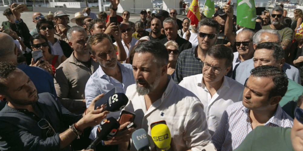 Santiago Abascal durante conferencia de prensa visita a Canarias sobre inmigración y seguridad